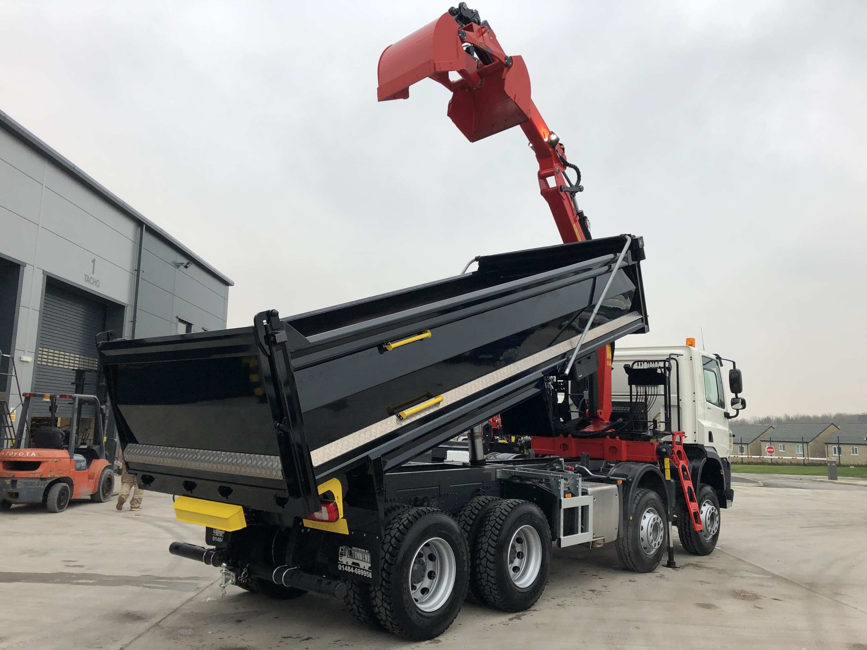 grab lorry hire